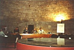 Una delle quattro conferenze organizzate a Barletta, svoltasi nella Sala Rossa del Castello